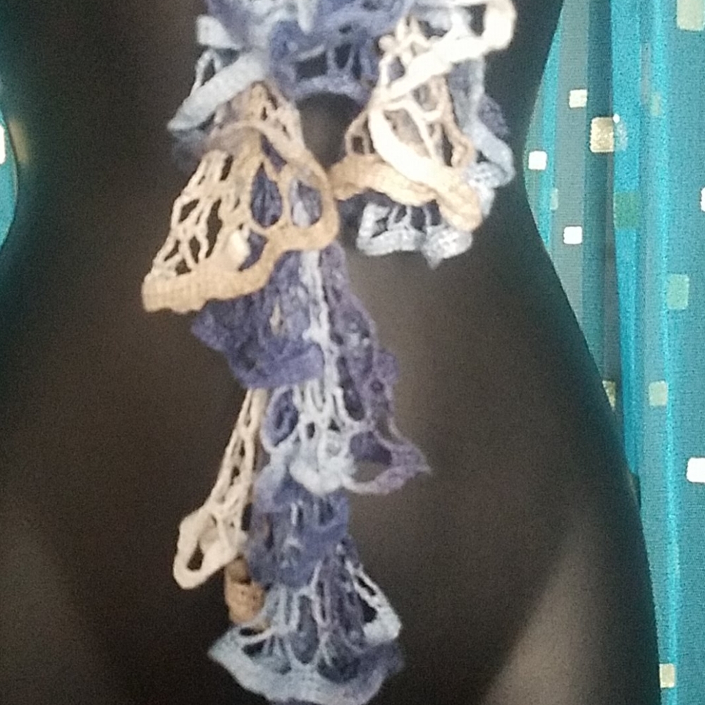 Handmade scarf - Picture 5 of 7